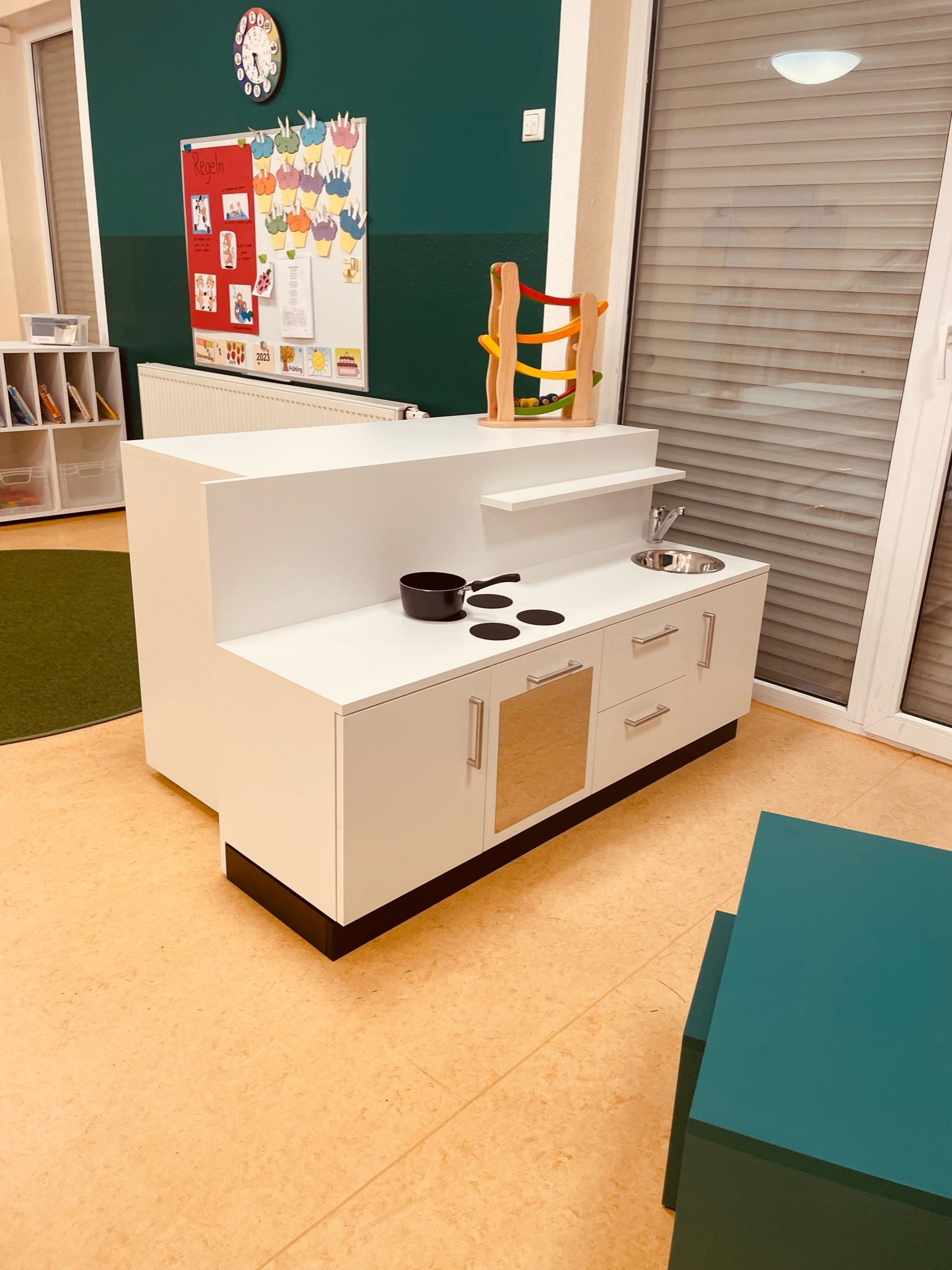 Spielküche nach Maß in einer Kita